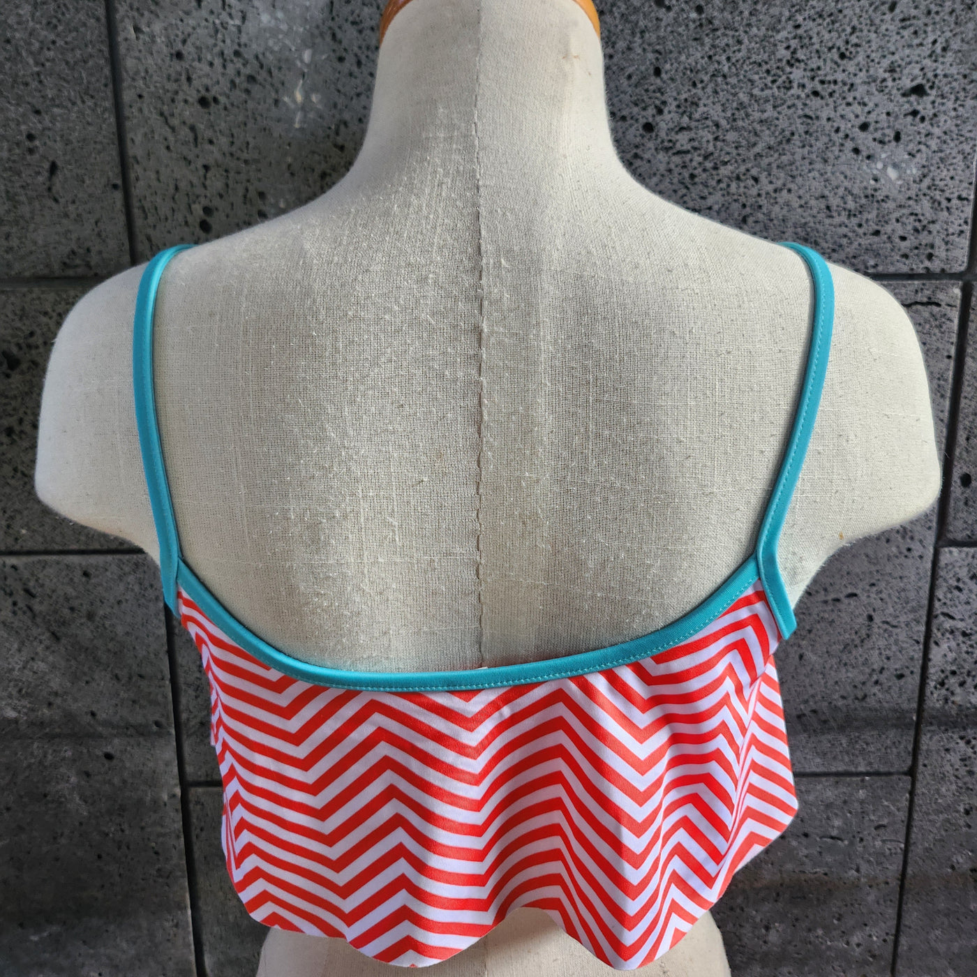 Loco Boutique Lora Sporty Crop Top-4